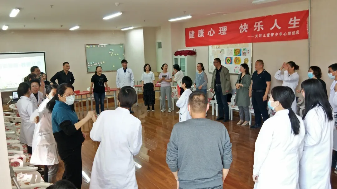 爱要等候 教要从容 ——省第三人民医院举办家庭教育父母沙龙(图1)