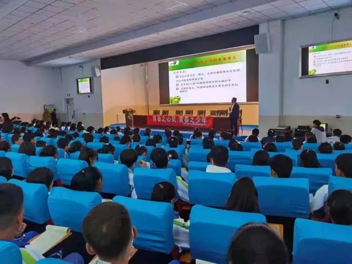 省第三人民医院赴西宁卫生职业技术学校多巴校区 开展心理健康保障知识讲座活动 --2021年世界精神卫生日系列活动(图1)